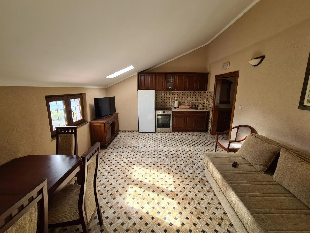 Deloik Ante's Hill House Gasthof Budva