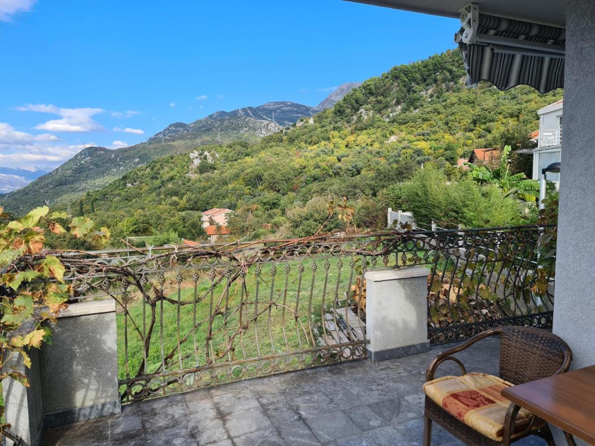 Deloik Ante's Hill House Budva