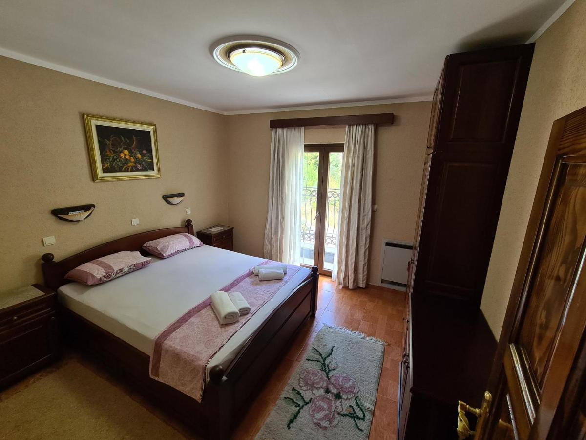 Deloik Ante's Hill House * Budva