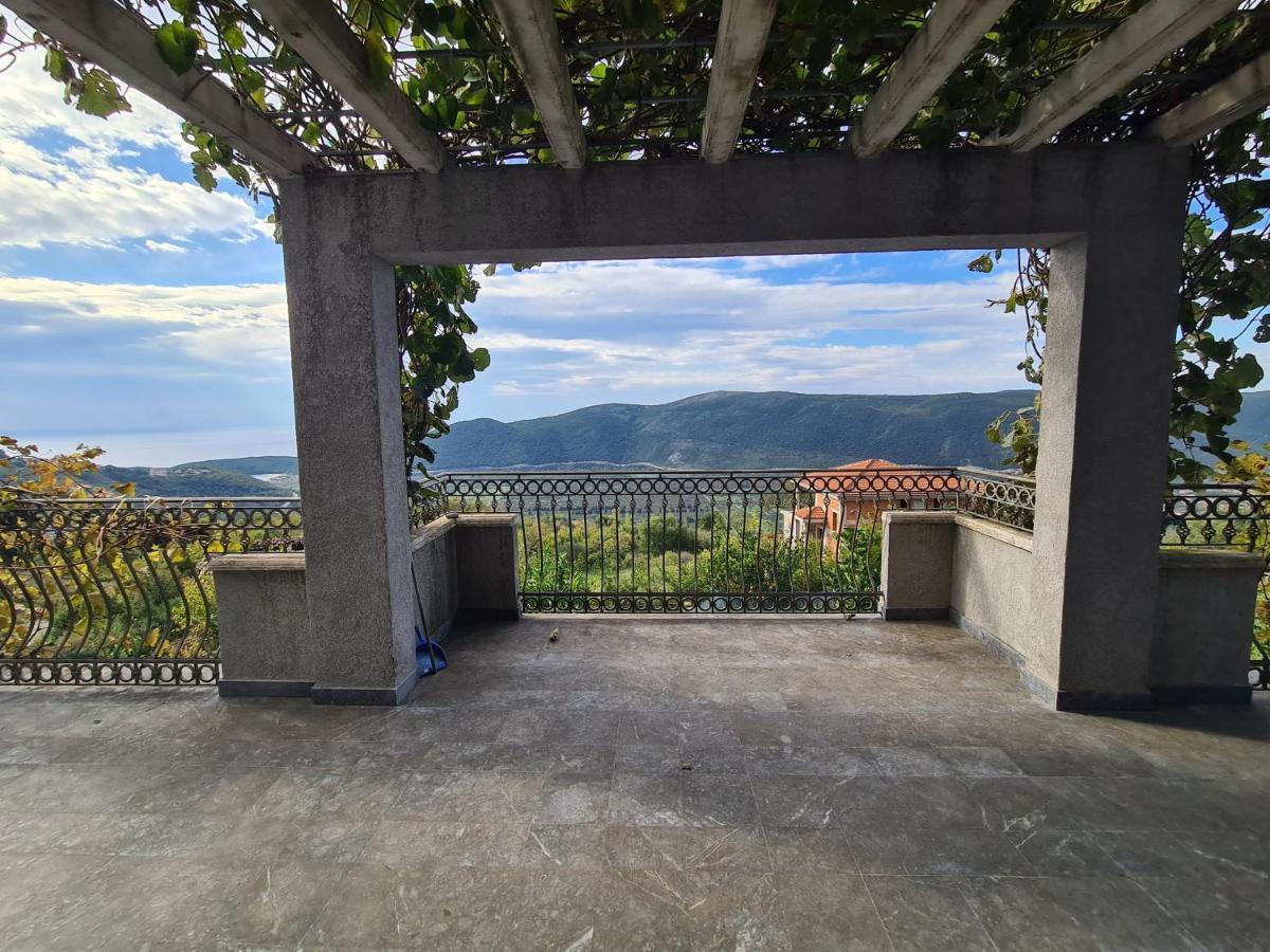 Deloik Ante's Hill House Budva