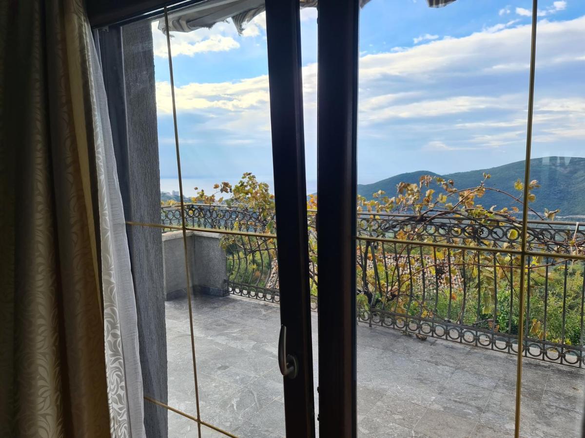 Konukevi Deloik Ante's Hill House Budva